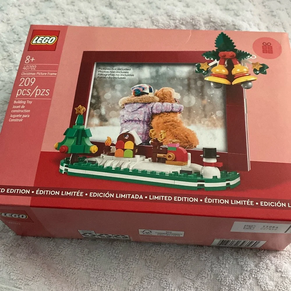 COPY - LEGO Limited Edition Holiday Set - Picture 2 of 7